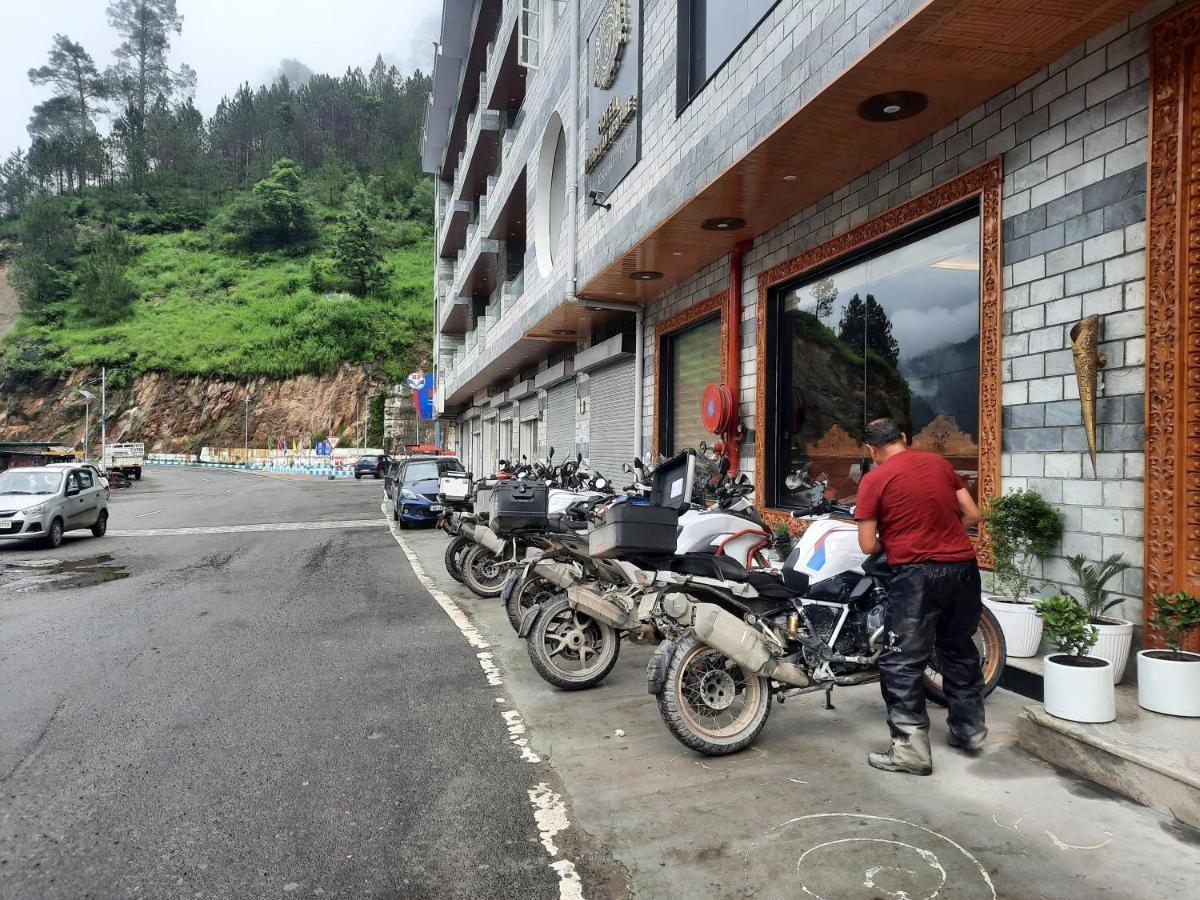 Hotel Himalayan Heritage Sarāhan 外观 照片